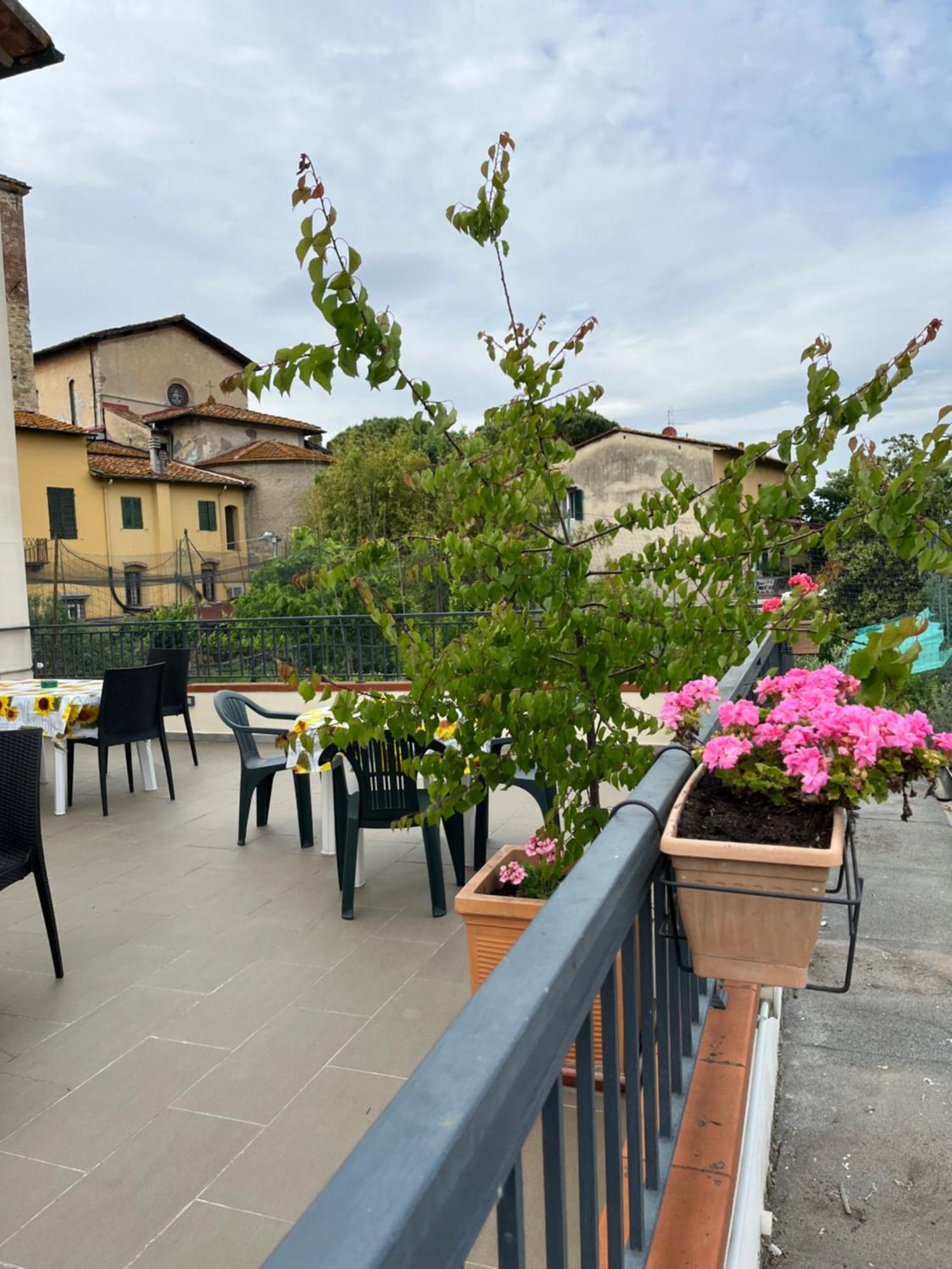 Appartamenti La Piazzetta Vicino A Firenze ซินญา ภายนอก รูปภาพ